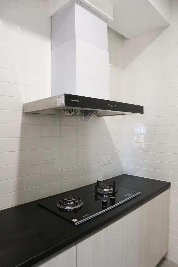 Roxy Sematan Villa & Townhouse Exterior foto